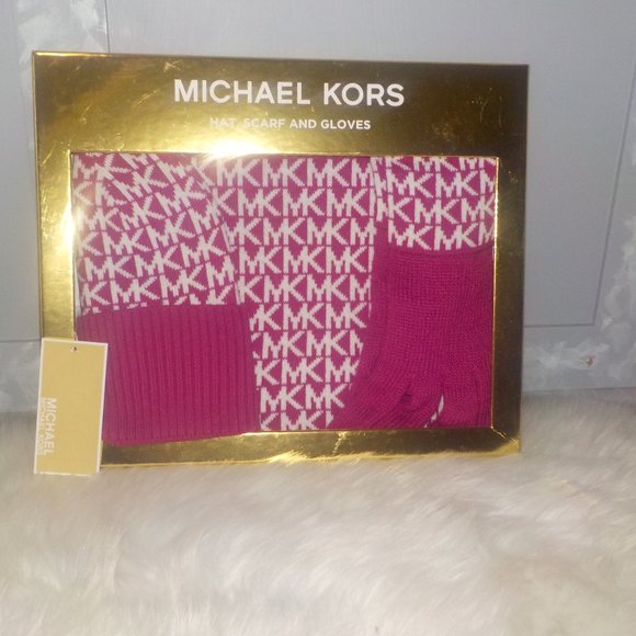MICHAEL MICHAEL KORS DEEP FUSHIA CREAM HAT, SCARF AND GLOVE SET